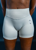 Blanc bleuté